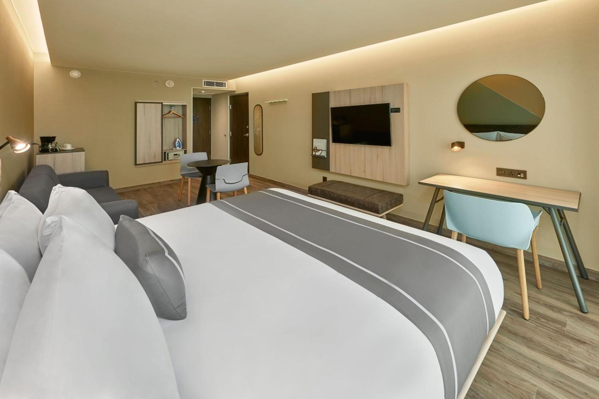 City Express Plus By Marriott Cancun Aeropuerto Riviera Exterior foto