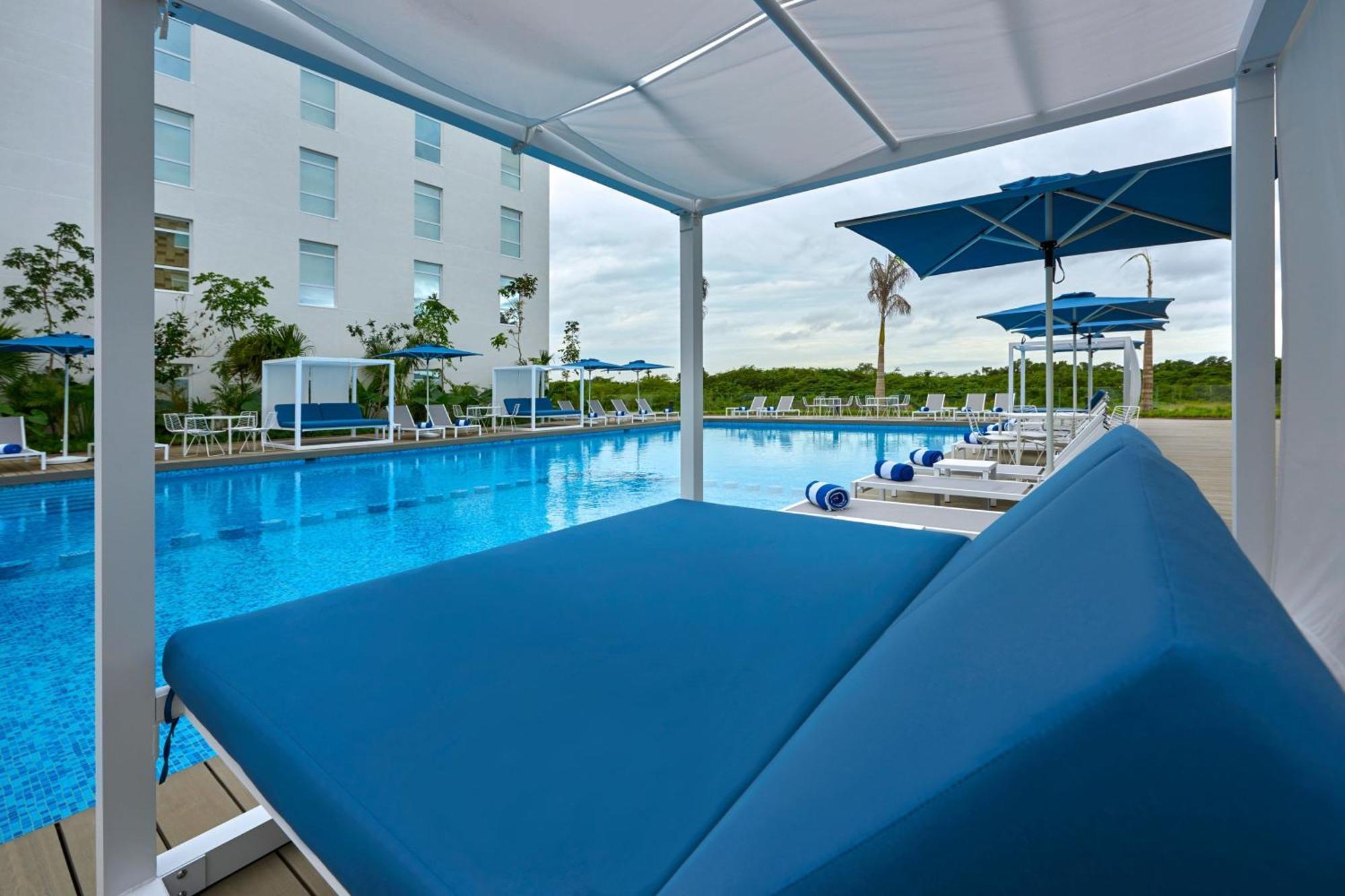 City Express Plus By Marriott Cancun Aeropuerto Riviera Exterior foto