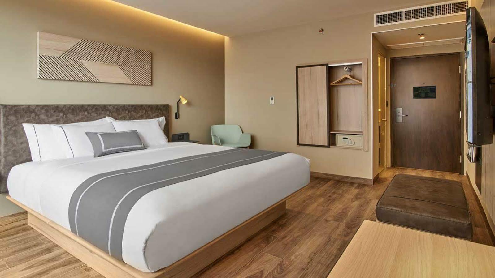 City Express Plus By Marriott Cancun Aeropuerto Riviera Exterior foto
